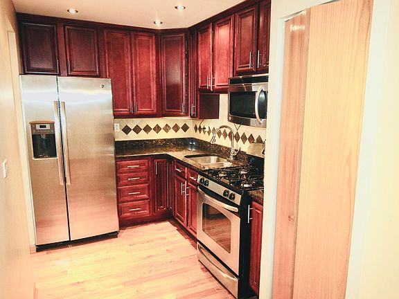 2nd image of 5306 N Cumberland Ave APT 306
