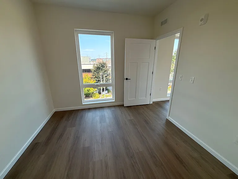 401 UNION — Photo 105