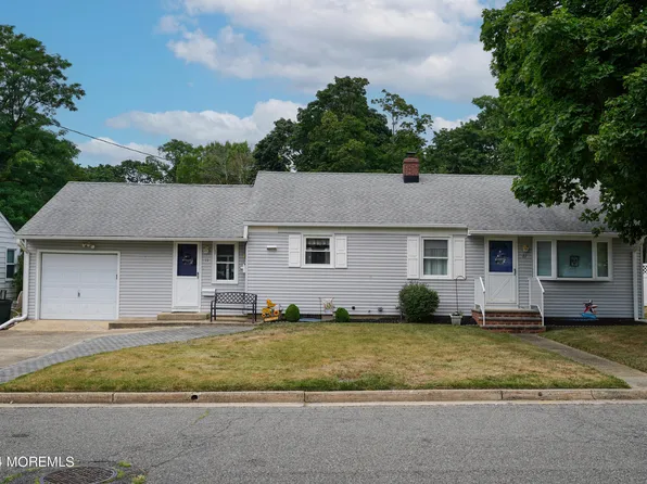 11 Meadowbrook Avenue, Eatontown, NJ 07724