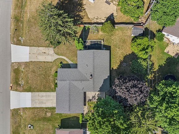 5th image of 9194 Oakview Dr