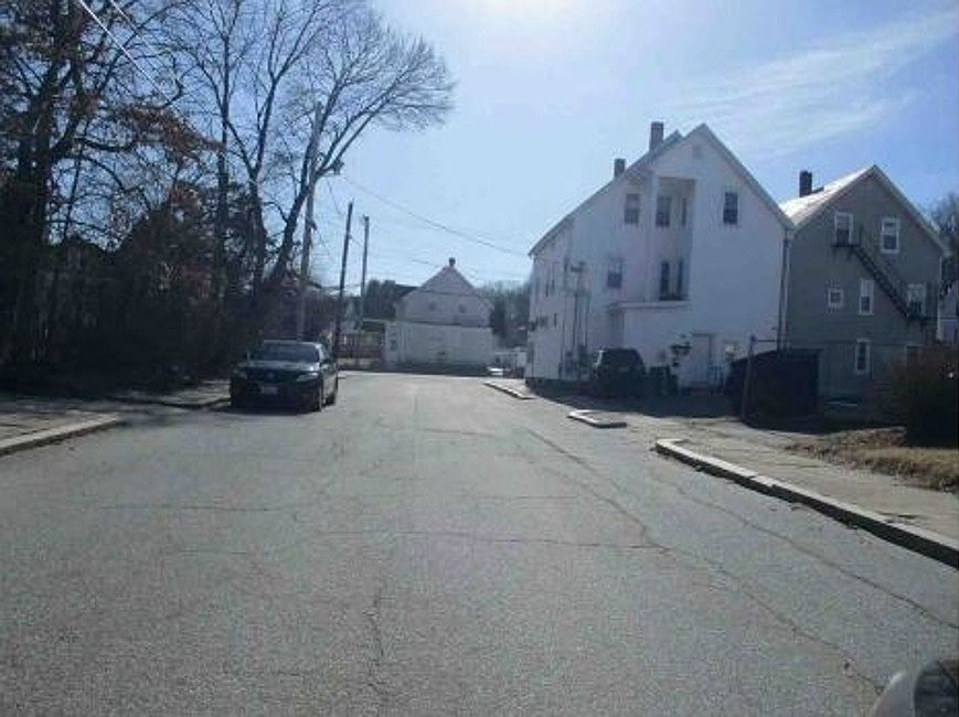 53 Andrews St, Woonsocket, RI 02895 Zillow