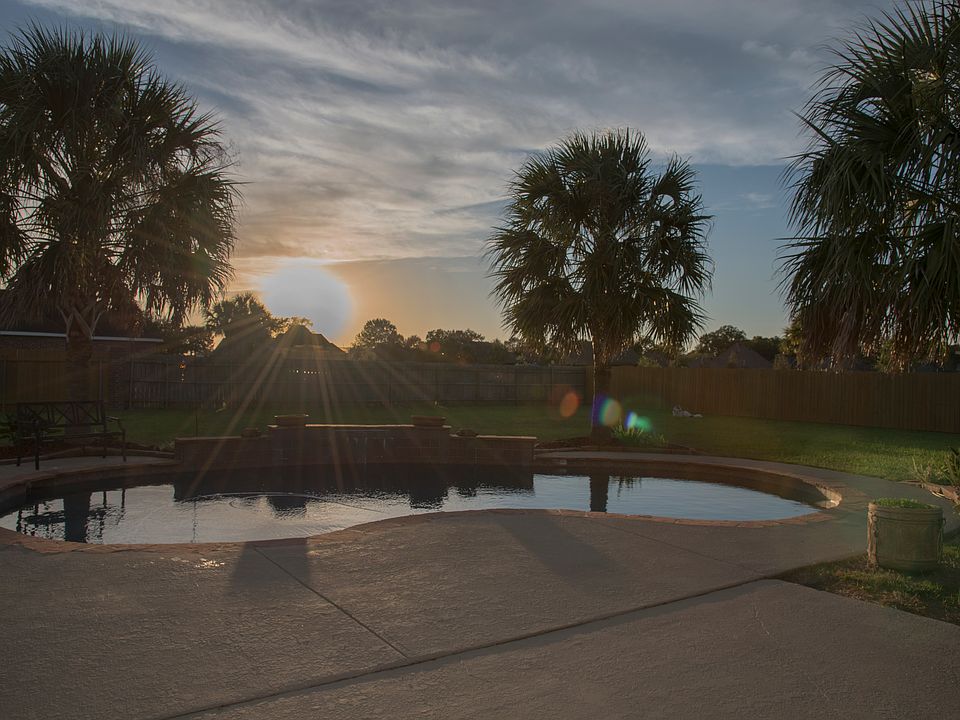 1st image of 1095 Bear Creek Cir