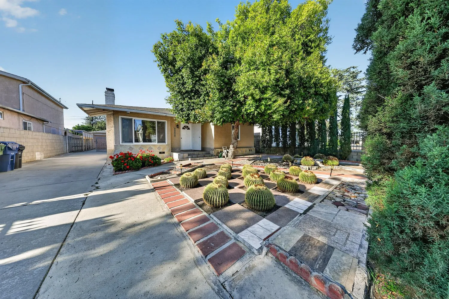 3 bed, 1629 sqft, $4,700 — Photo 3