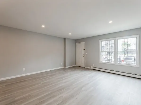 260 Randolph Avenue image 5 of 33