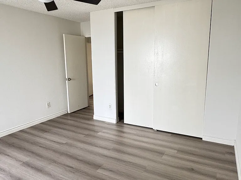 16941 Green Ln #8 — Photo 17