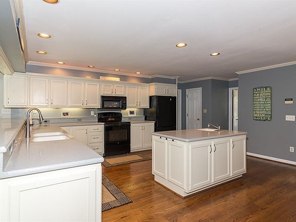 3rd image of 4308 Briarwood Dr