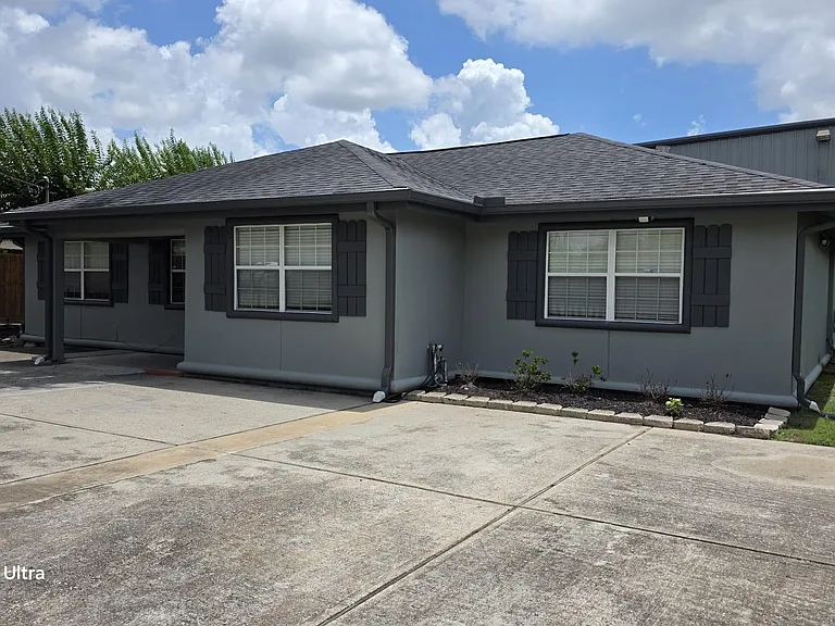 2098 Harland Dr — Photo 3