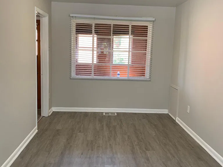 1555 Mayfair Blvd #3 — Photo 2
