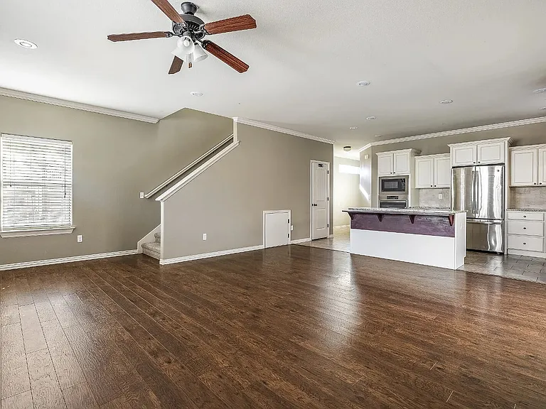 537 N Keats Dr — Photo 4