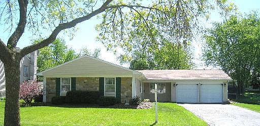 1st image of 821 W Parker Dr