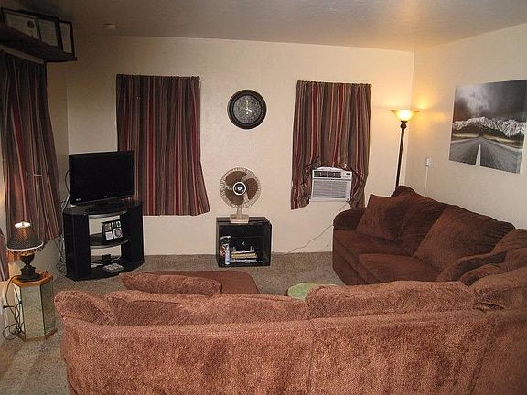3rd image of 1204 E Fountain Way