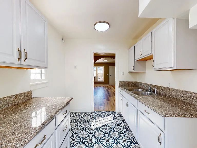 1532 Scott Ave — Photo 12