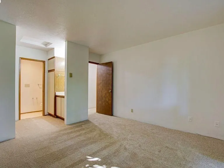 86 Kingsgate Rd #H201 — Photo 1