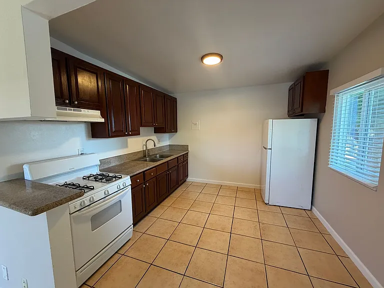 2705 E. Spaulding — Photo 8