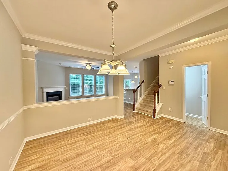 2113 Trefoil Ln — Photo 3