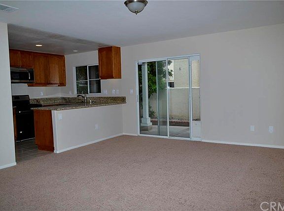 3rd image of 3243 Garden Ln