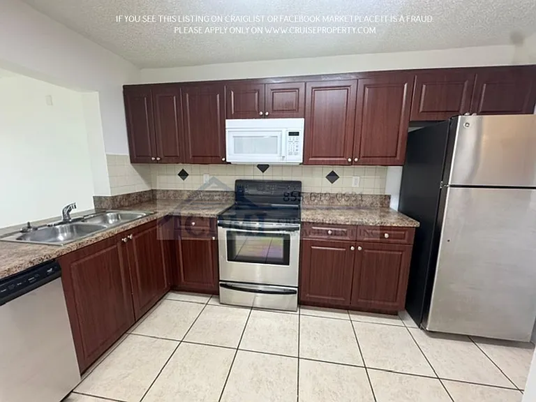 Island Club - 9000 NW 28th Dr Coral Springs, FL 33065 — Photo 15