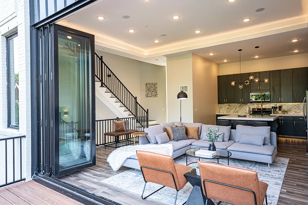 4201 W Pine Blvd — Photo 1