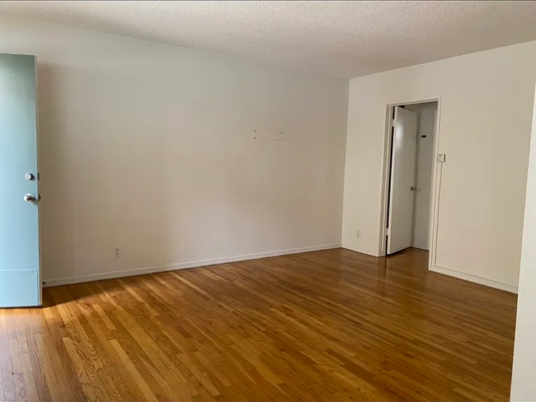 1507 Federal Ave #8 — Photo 2