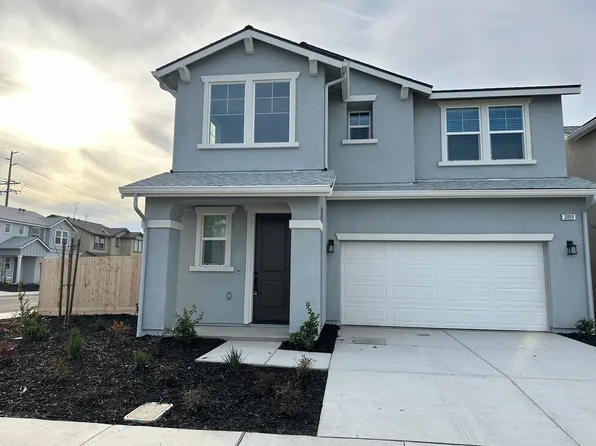 3009 N Creekside St, Visalia, CA 93277