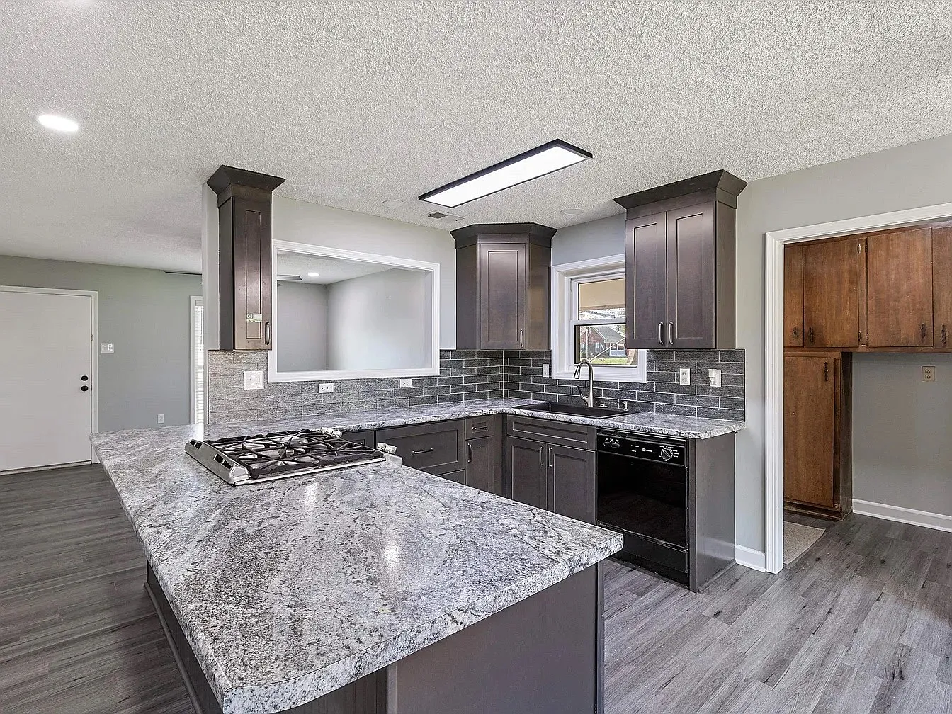 3 bed, 1.5 bath, 1191 sqft, $1,500 — Photo 4
