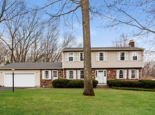 19 Northfield Rd, Longmeadow, MA 01106