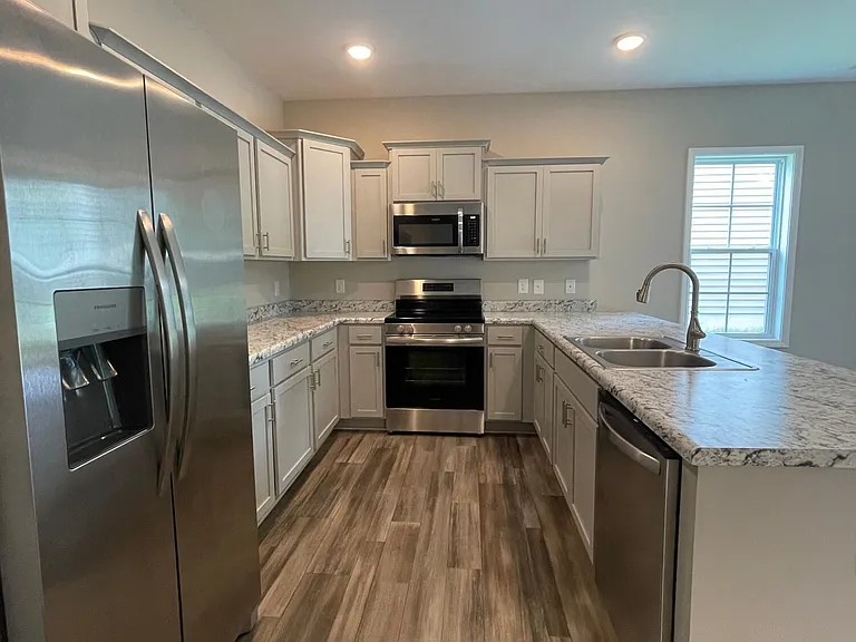 1000 Onsville Dr — Photo 9
