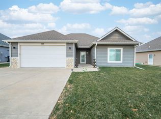 620 Prairie Ln, Salina, KS 67401