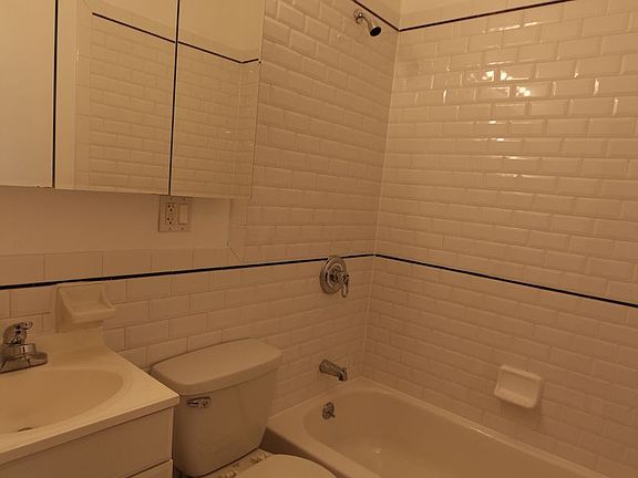 4th image of 586 6th Ave APT 1