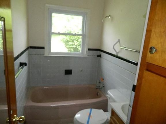 4th image of 2229 Brentwood St