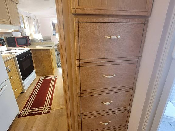 5th image of 8905 Patricia Dr
