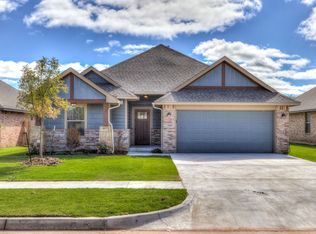 9952 SW 22nd St, Yukon, OK 73099