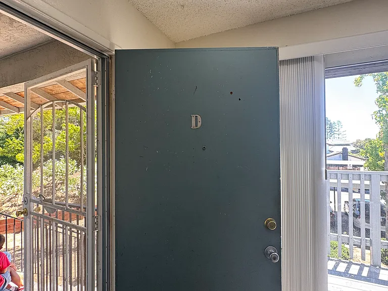 118 Yorkshire Ct #D — Photo 1