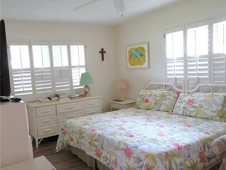 1843 SE Granada Ln — Photo 23