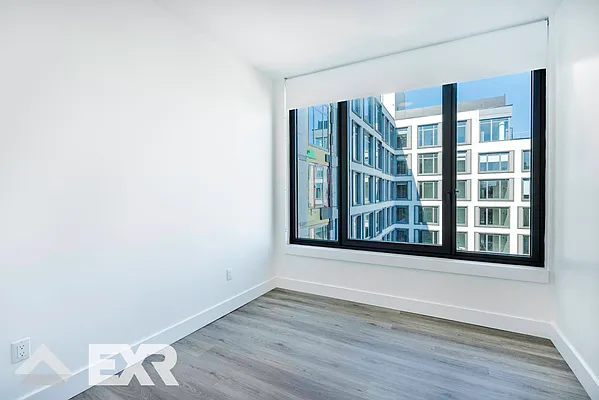 Rented by EXR | media 9