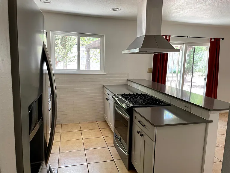 5625 Siboney Loop NE — Photo 9