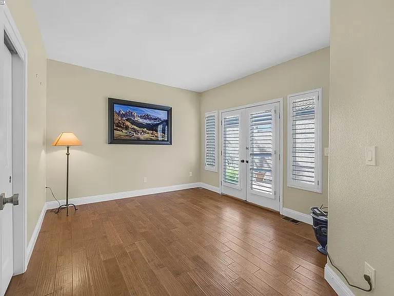 2571 Cherry Hills Dr — Photo 12