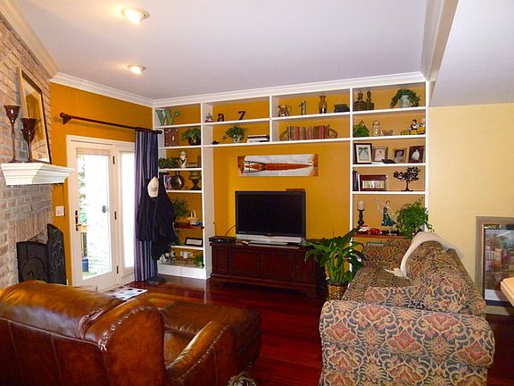 2nd image of 415 Ashbury Dr