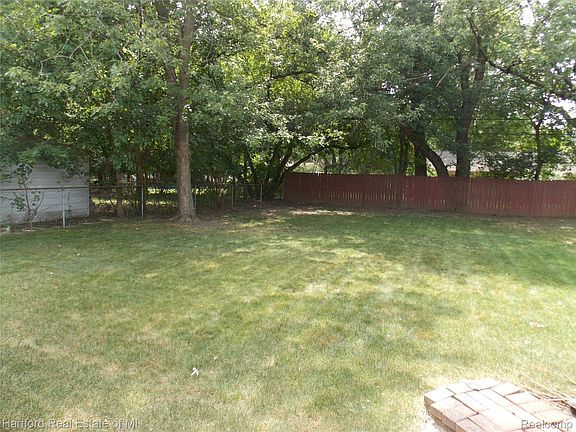2nd image of 30111 Fairfax St