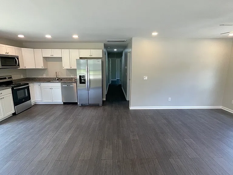 1006 Crystal Springs Dr — Photo 9