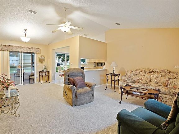 5th image of 207 Willow Brook Dr