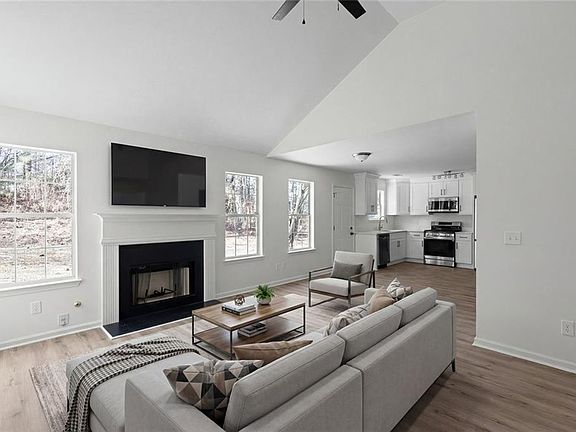 5th image of 2203 Hidden Creek Dr