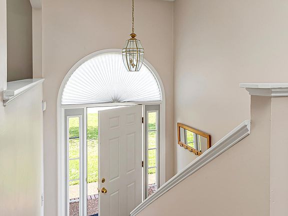 4th image of 2816 Curacao Ln
