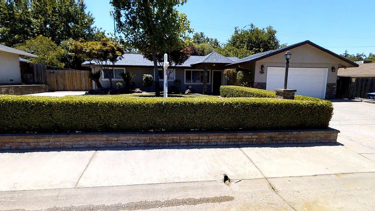 8612 Fairmont Way photo 1