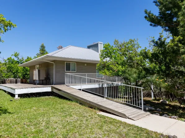 588 S Lloyd Canyon Dr, Pine Valley, UT 84781