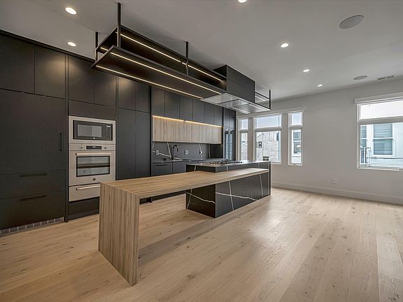 4th image of 124 Varennes St