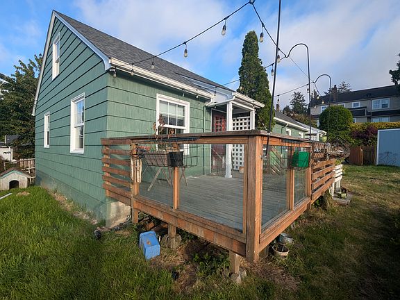 2nd image of 1310 Parker Pl