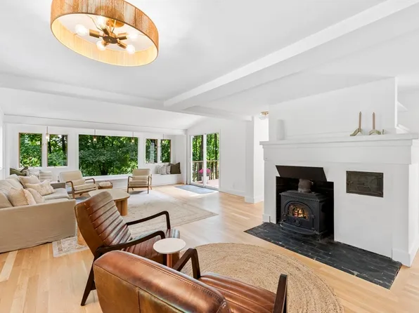 16 Bridle Path, Lexington, MA 02421