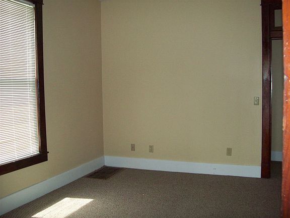 5th image of 817 E Broad St