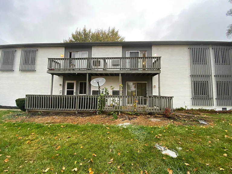 2044 Arlington Ave #10 — Photo 4